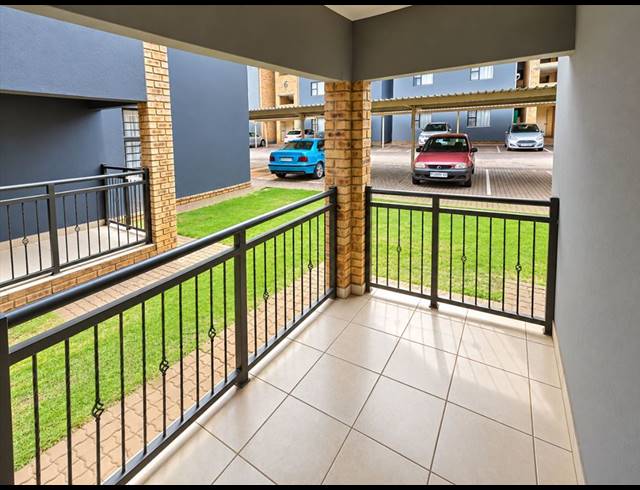2 BEDROOM APARTMENT FOR SALE IN POMONA
